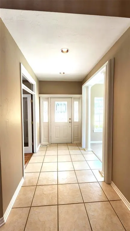 Photo 4 — 1851 Silver Oaks Drive, Edmond, OK 73025