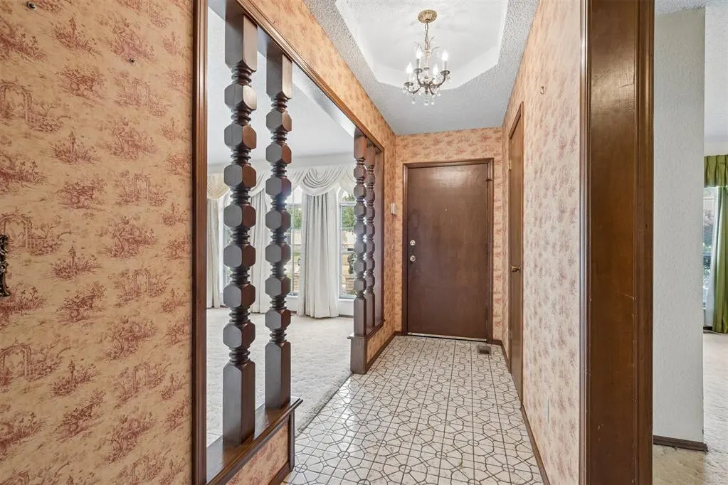 Photo 3 — 4032 Thunderbird Drive, Oklahoma City, OK 73120