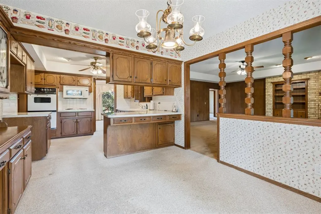 Photo 8 — 4032 Thunderbird Drive, Oklahoma City, OK 73120
