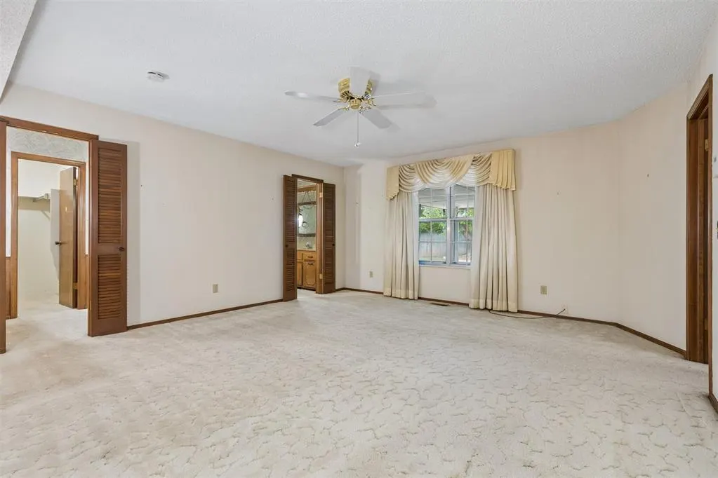 Photo 12 — 4032 Thunderbird Drive, Oklahoma City, OK 73120