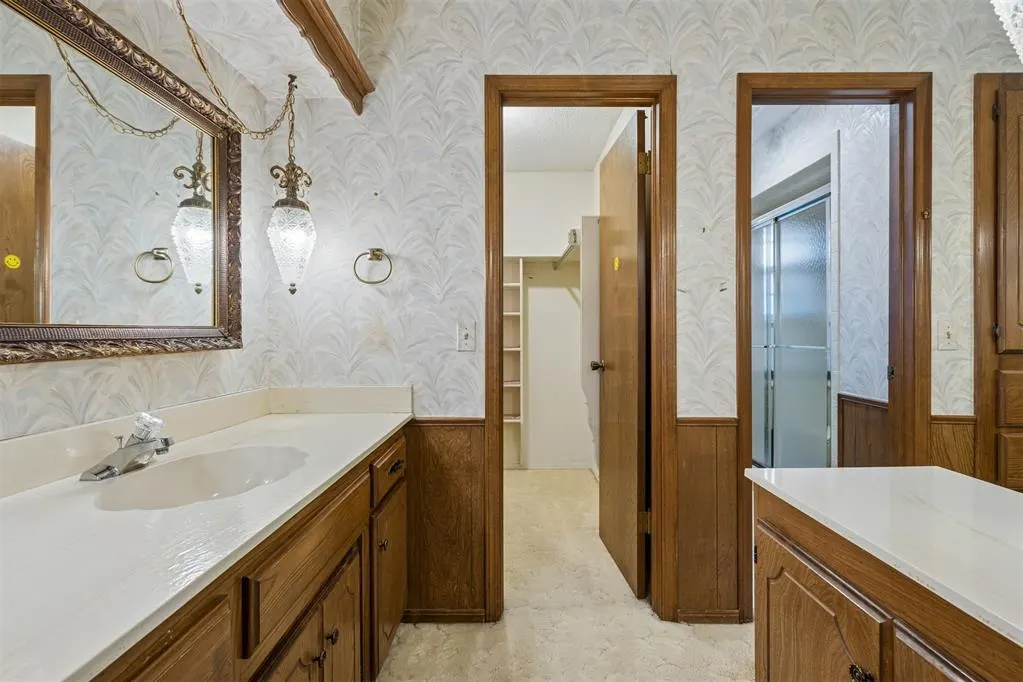 Photo 13 — 4032 Thunderbird Drive, Oklahoma City, OK 73120