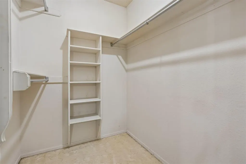 Photo 16 — 4032 Thunderbird Drive, Oklahoma City, OK 73120