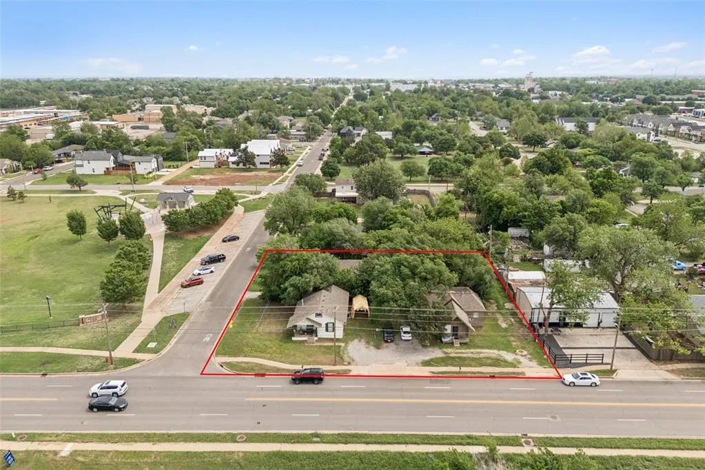 Photo 11 — 4 S Kelly Avenue, Edmond, OK 73003