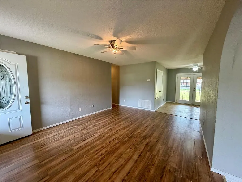 Photo 5 — 719 Geronimo, Pauls Valley, OK 73075