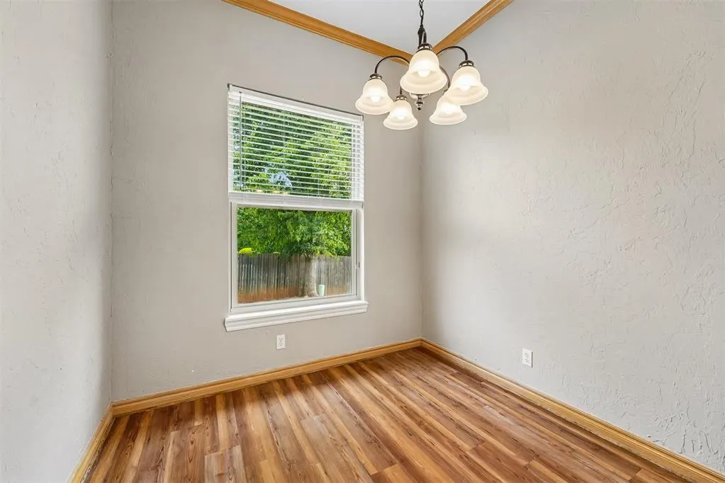 Photo 11 — 9420 Lansbrook Lane, Oklahoma City, OK 73162