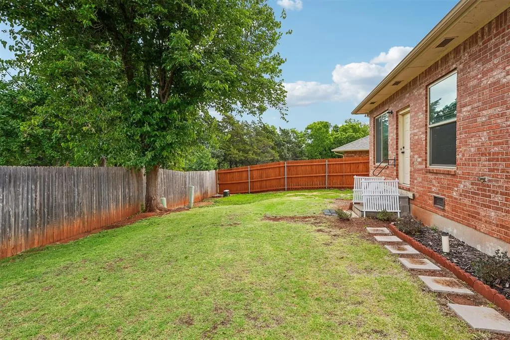 Photo 28 — 9420 Lansbrook Lane, Oklahoma City, OK 73162