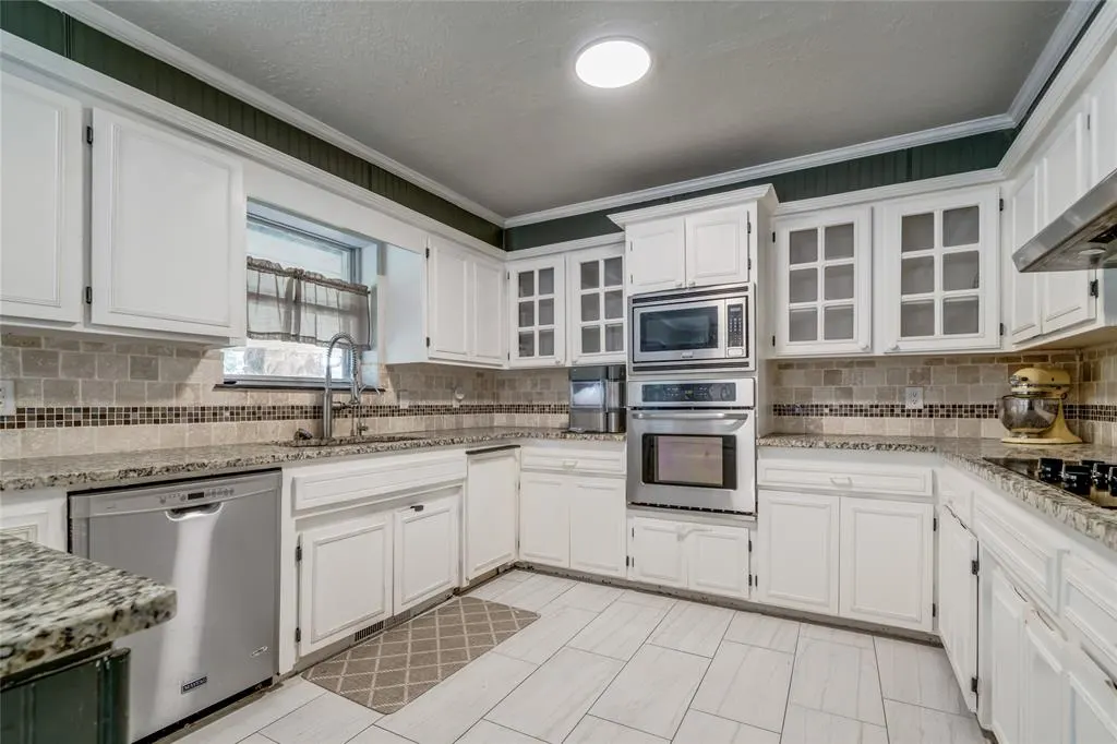 Photo 4 — 4611 Churchill Downs Drive, Norman, OK 73069
