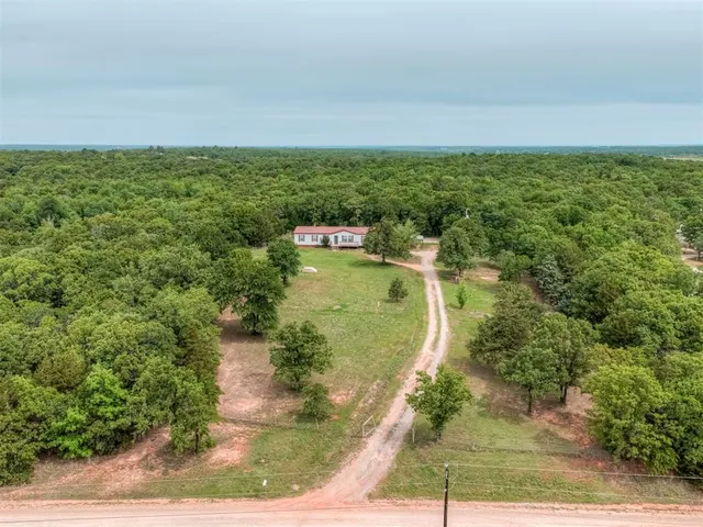 Front exterior — 332228 E Oak Hill Drive, Wellston, OK 74881