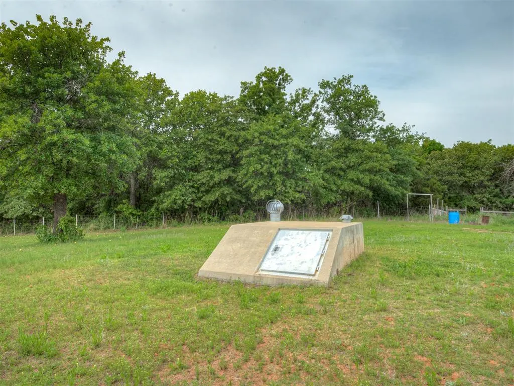 Photo 21 — 332228 E Oak Hill Drive, Wellston, OK 74881