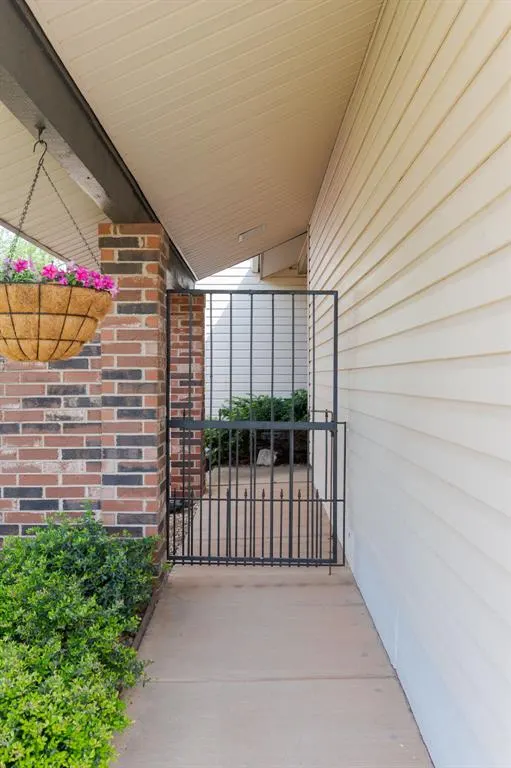 Photo 7 — 12124 Cliff Rose Drive, Oklahoma City, OK 73162