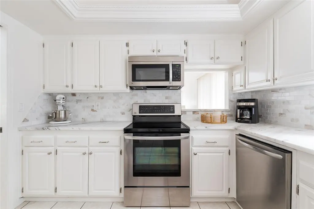 Photo 12 — 12124 Cliff Rose Drive, Oklahoma City, OK 73162