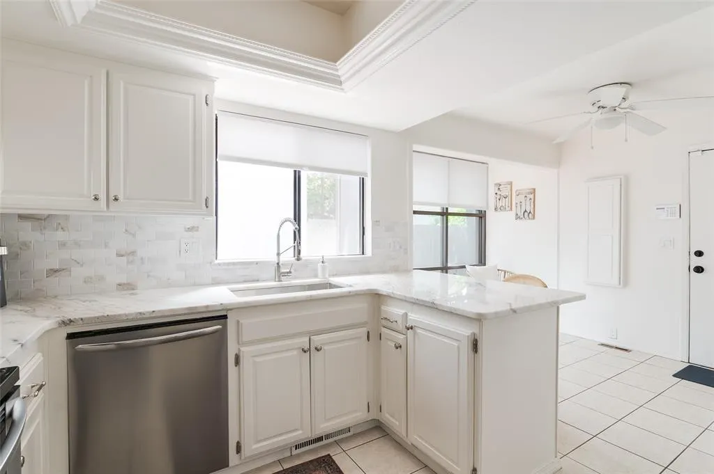Photo 19 — 12124 Cliff Rose Drive, Oklahoma City, OK 73162