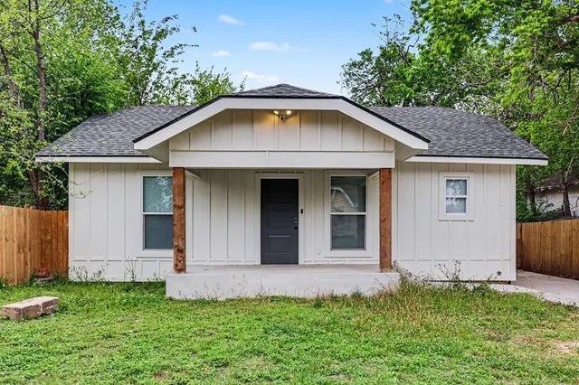 Photo 2 — 1531 NE 18th Street, Oklahoma City, OK 73111