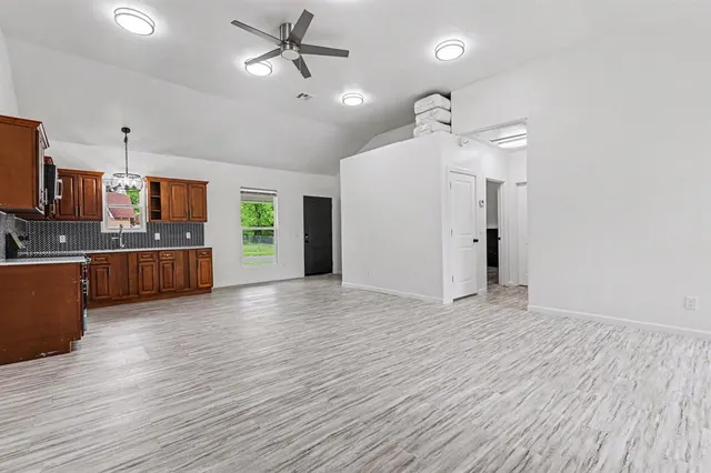 Photo 5 — 1531 NE 18th Street, Oklahoma City, OK 73111