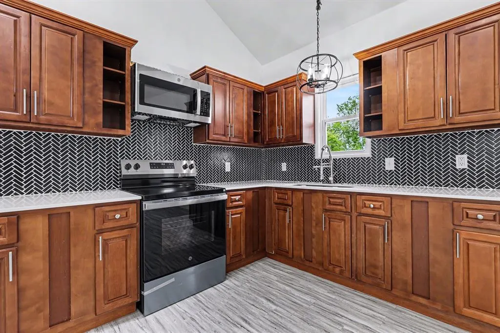 Photo 7 — 1531 NE 18th Street, Oklahoma City, OK 73111