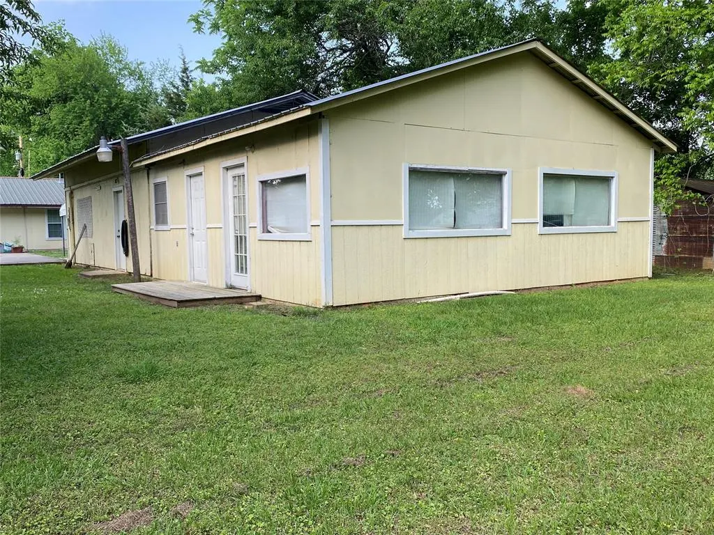 Photo 10 — 506 E Mosely Street, Valliant, OK 74764
