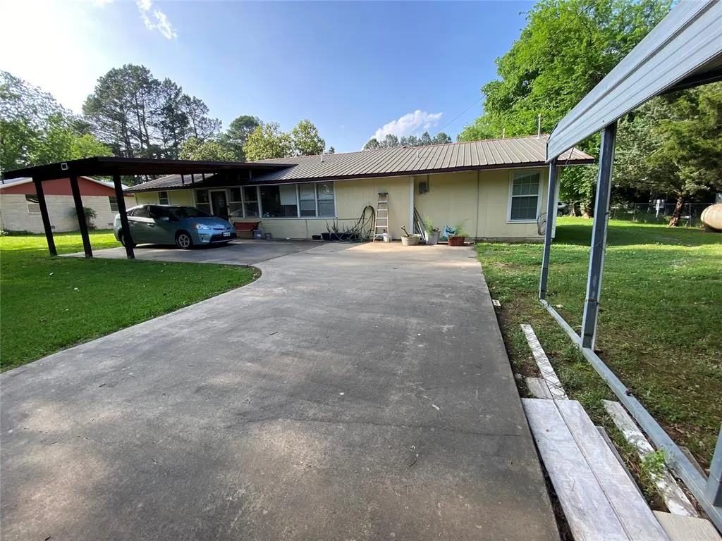 Photo 11 — 506 E Mosely Street, Valliant, OK 74764