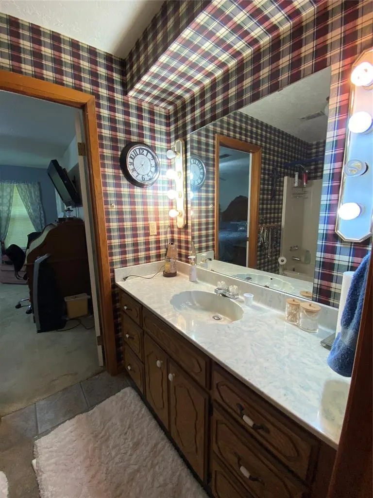 Photo 22 — 506 E Mosely Street, Valliant, OK 74764