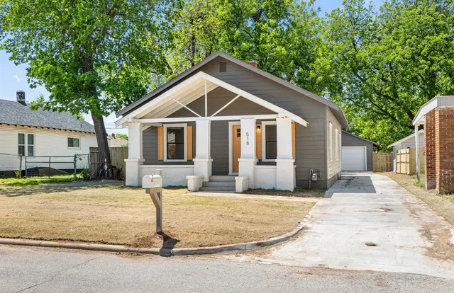 Photo 3 — 518 S Ellison Avenue, El Reno, OK 73036