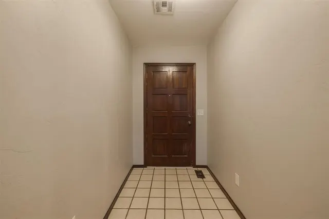 Photo 3 — 7400 Walnut Creek Drive, Oklahoma City, OK 73142