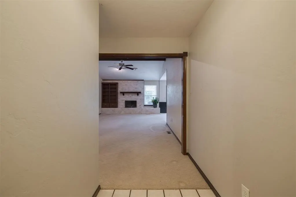 Photo 4 — 7400 Walnut Creek Drive, Oklahoma City, OK 73142