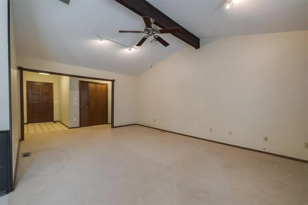Photo 11 — 7400 Walnut Creek Drive, Oklahoma City, OK 73142