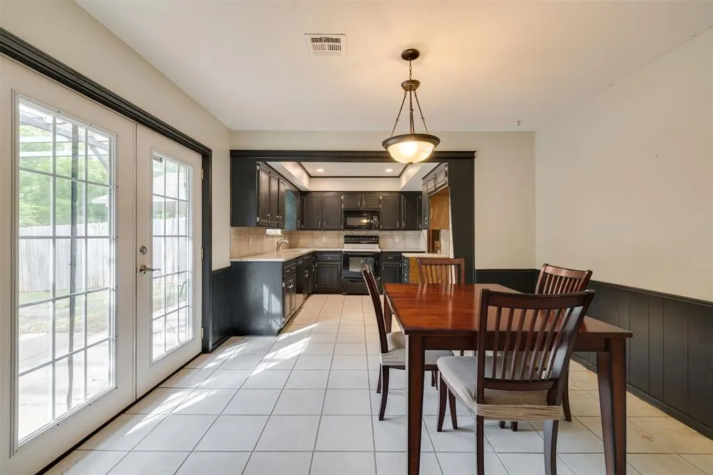 Photo 12 — 7400 Walnut Creek Drive, Oklahoma City, OK 73142
