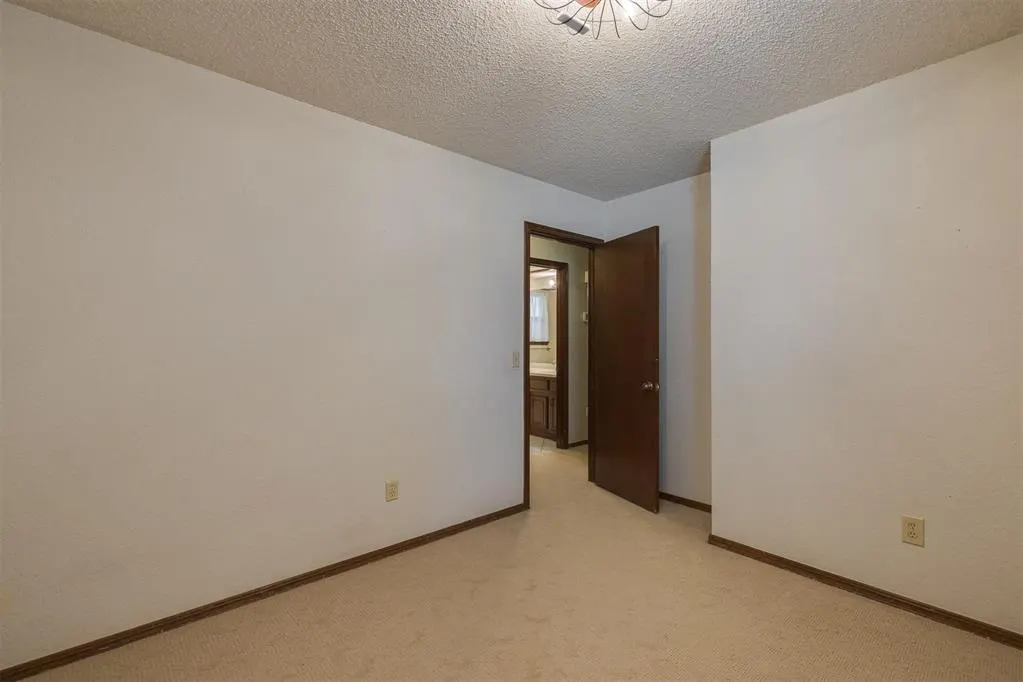 Photo 32 — 7400 Walnut Creek Drive, Oklahoma City, OK 73142