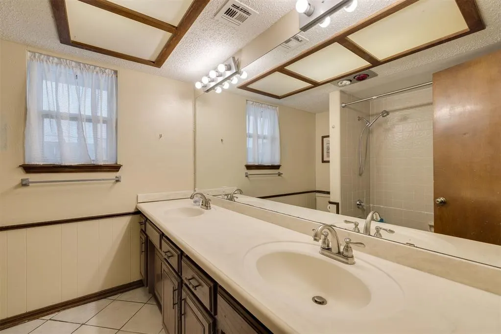 Photo 36 — 7400 Walnut Creek Drive, Oklahoma City, OK 73142