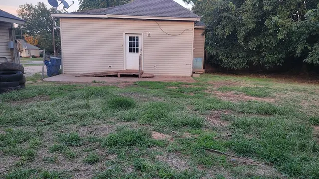 Photo 3 — 228 S 2nd Street, Waukomis, OK 73773