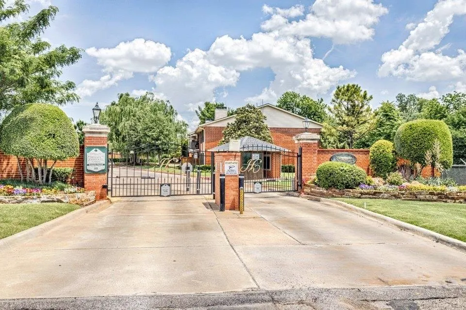 Front exterior — 4400 Hemingway Drive 252, Oklahoma City, OK 73118