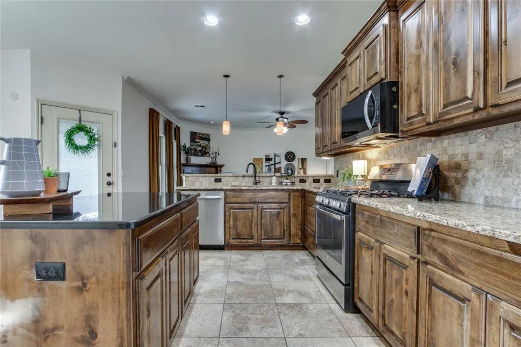 Photo 12 — 7020 E Cherokee Crossing, Warr Acres, OK 73132