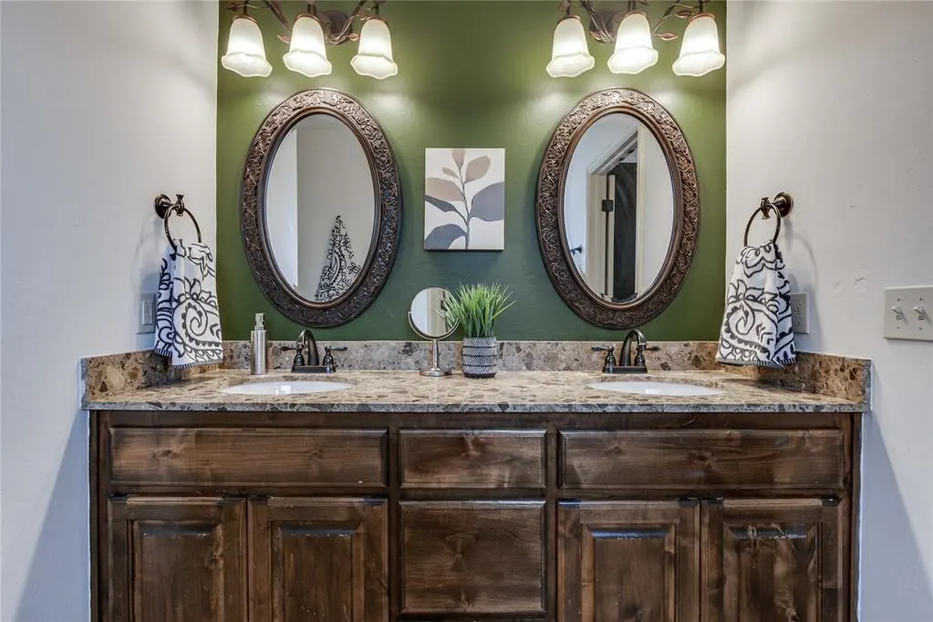 Photo 21 — 7020 E Cherokee Crossing, Warr Acres, OK 73132