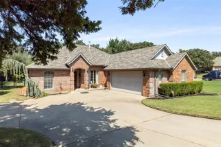 Sold home at 1043 Hidden Oaks Way