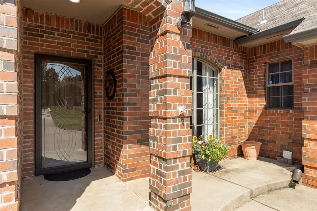 Photo 11 — 1043 Hidden Oaks Way, Guthrie, OK 73044