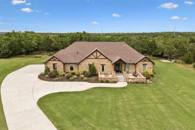 Photo 2 — 13281 Rock Hollow Circle, Arcadia, OK 73007