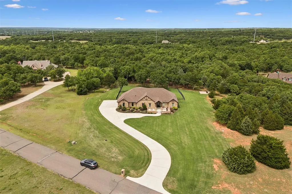 Photo 3 — 13281 Rock Hollow Circle, Arcadia, OK 73007