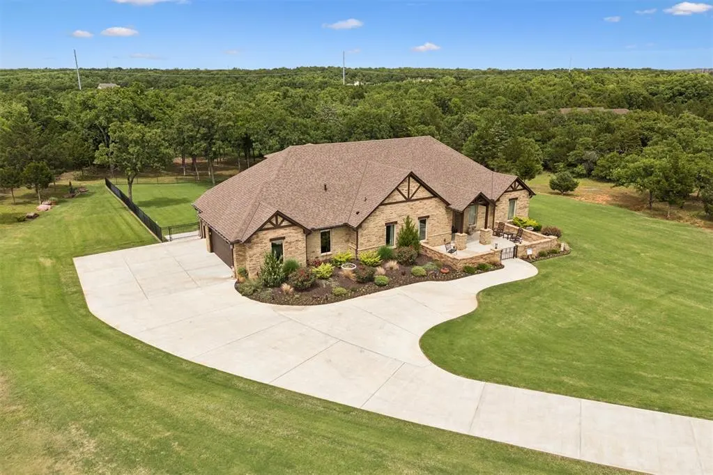 Photo 35 — 13281 Rock Hollow Circle, Arcadia, OK 73007
