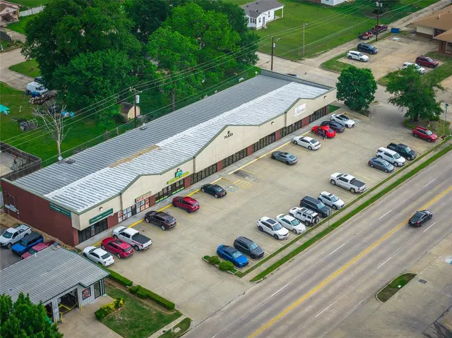 Photo 2 — 711 E Wyandotte Avenue, McAlester, OK 74501