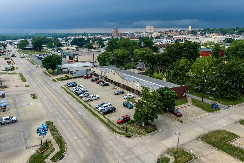 Photo 8 — 711 E Wyandotte Avenue, McAlester, OK 74501