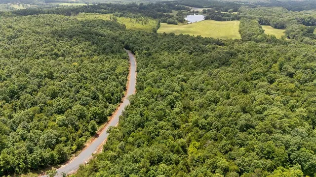 Photo 2 — 27 Mountain Bluff Trail, Watson, OK 74957