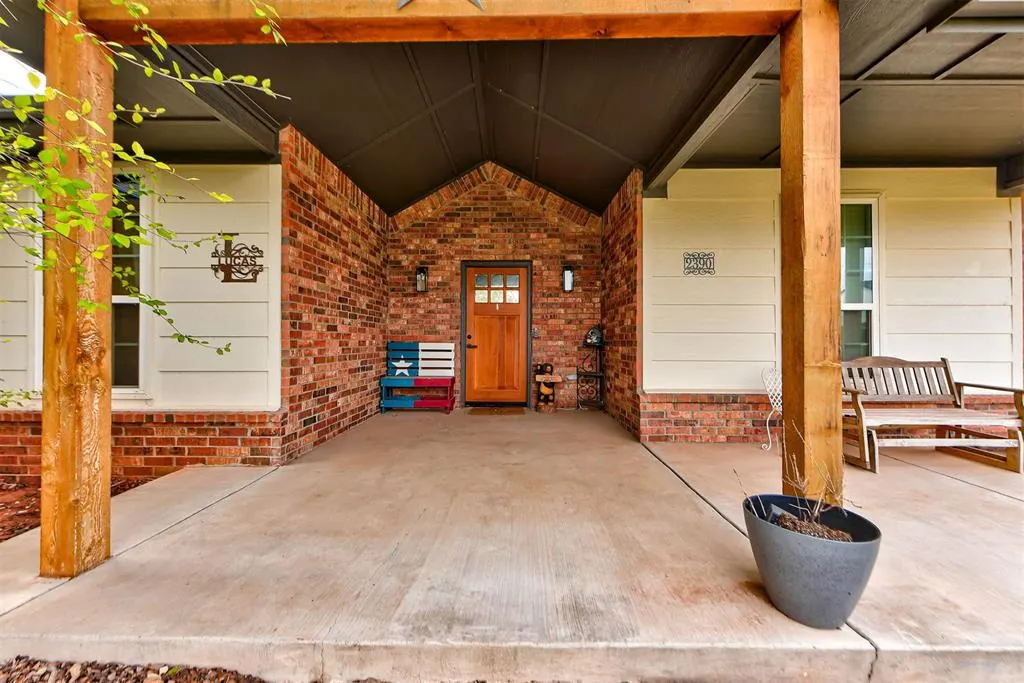 Photo 3 — 2390 County Road 1262, Blanchard, OK 73010