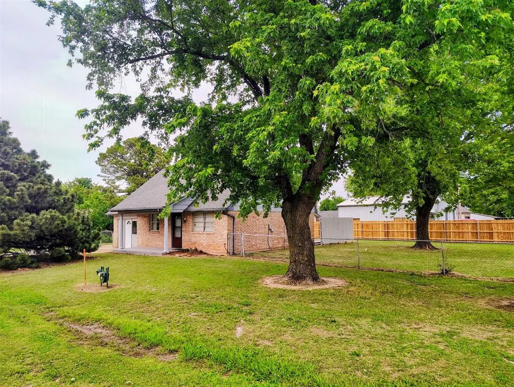 Front exterior — 1000 N Doris Avenue, Newcastle, OK 73065