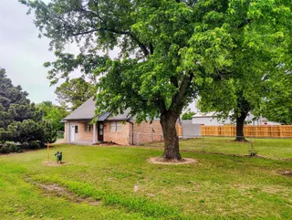 Sold home at 1000 N Doris Avenue