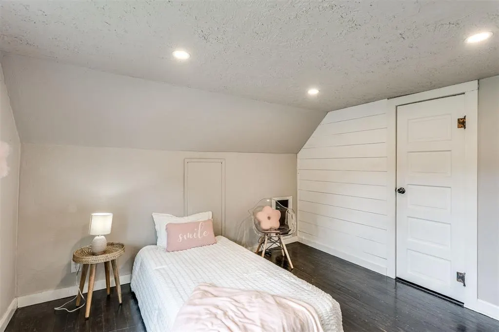 Photo 38 — 300 W 8th Street, Edmond, OK 73003