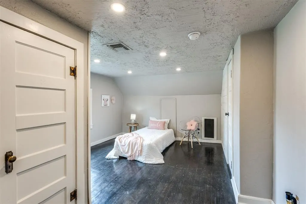 Photo 40 — 300 W 8th Street, Edmond, OK 73003