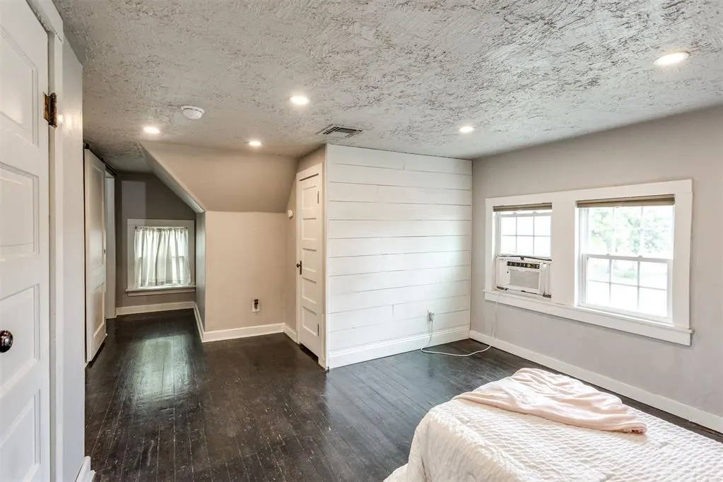 Photo 41 — 300 W 8th Street, Edmond, OK 73003
