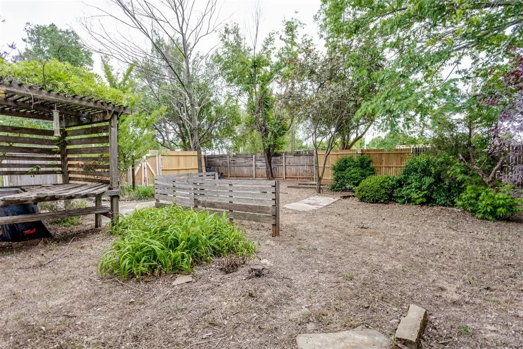 Photo 49 — 300 W 8th Street, Edmond, OK 73003
