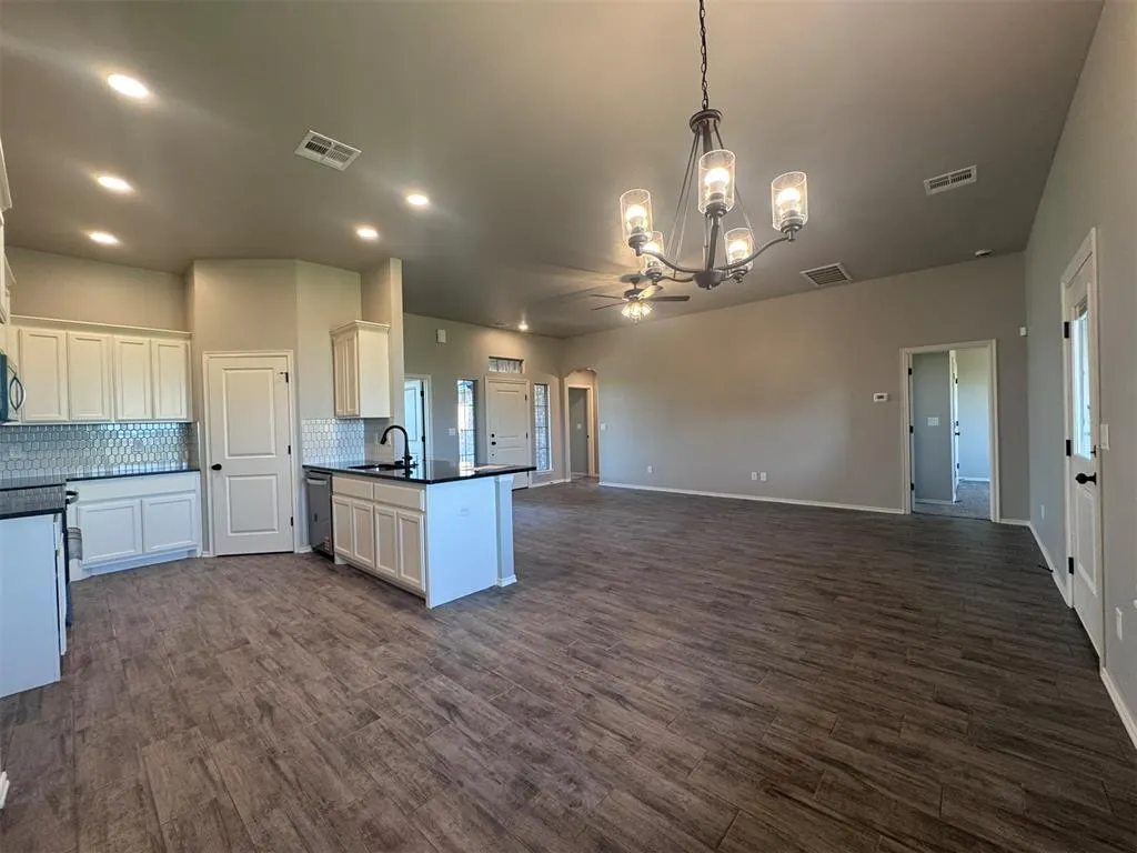 Photo 11 — 24947 Belmont Pass, Cashion, OK 73016
