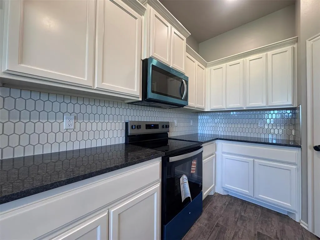 Photo 15 — 24947 Belmont Pass, Cashion, OK 73016